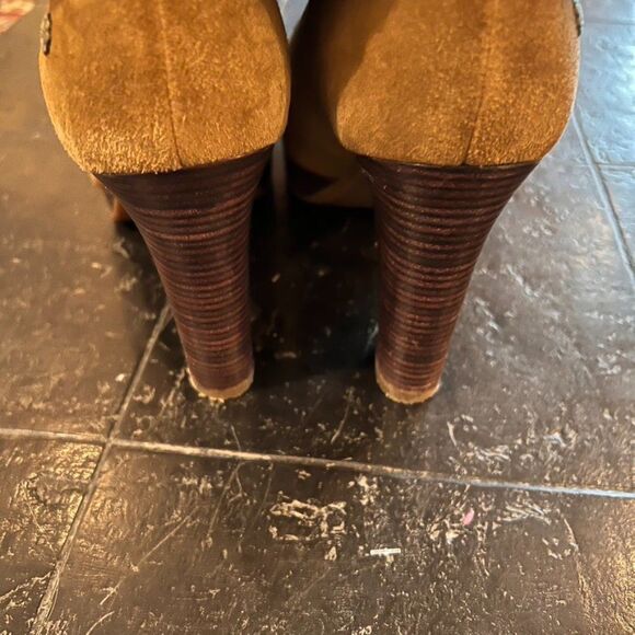 UGG Women's Size 9 Dandylion Chestnut Brown Leather High Heel Ankle Boots - Picture 5 of 10